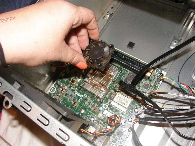 3 Bước Thay Quạt CPU Cho Dòng Máy HP-Pavilion 500-424 PC Series