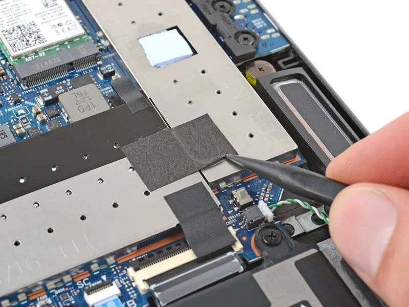 cach-thay-the-ssd-cho-laptop-hp-elitebook-840-g9-h8