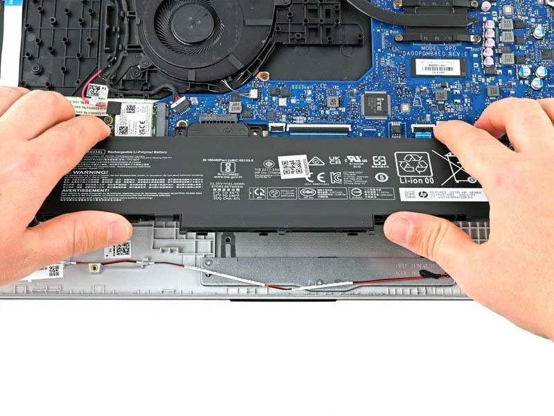huong-dan-cac-buoc-thay-ban-le-laptop-hp-15-fc0000-series-h11