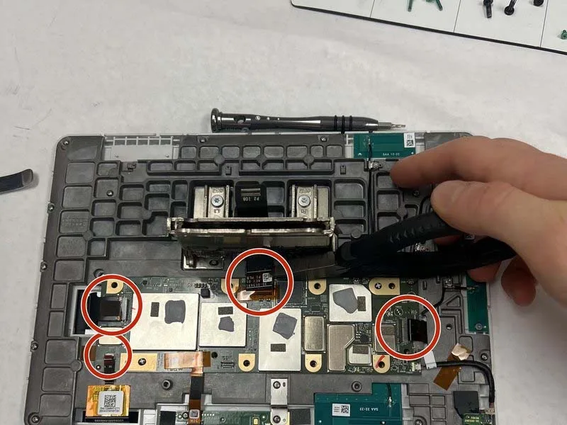 huong-dan-thay-bo-mach-hien-thi-display-pcb-cho-amazon-echo-show-10-the-he-3-h22