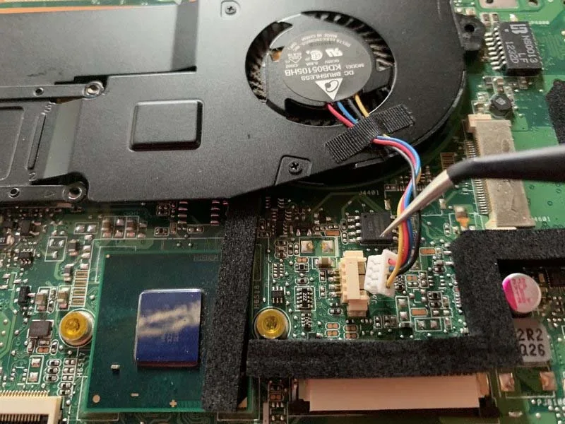 quy-trinh-thay-bo-mach-in-pcb-laptop-asus-vivobook-s200e-rhi3t73-h8