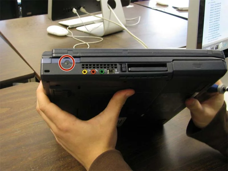 huong-dan-thay-ban-phim-loa-va-tam-loa-cho-sony-vaio-pcg-981l