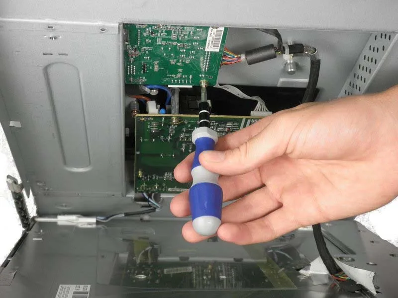 bo-tui-10-buoc-thay-bang-mach-inverter-dell-e193fpc-h11