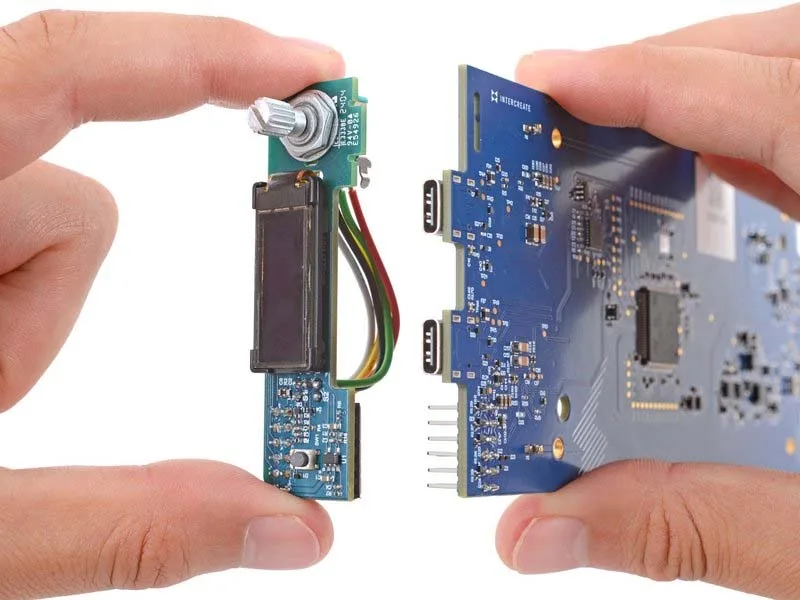 thay-bo-mach-giao-dien-ui-board-cua-tram-djien-di-djong-fixhub-h18