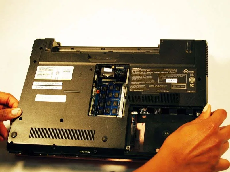 huong-dan-thay-quat-tan-nhiet-laptop-sony-vaio-vpccw21fx-h9