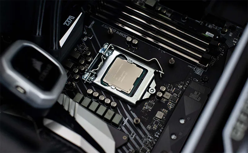 chip-may-tinh-chay-manh-nhat-cua-intel-i9-9900k