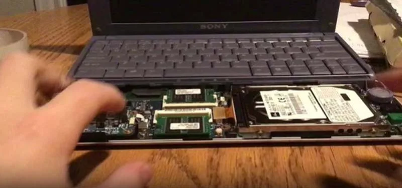 huong-dan-5-buoc-thay-ram-sony-vaio-pcg-432l-h3