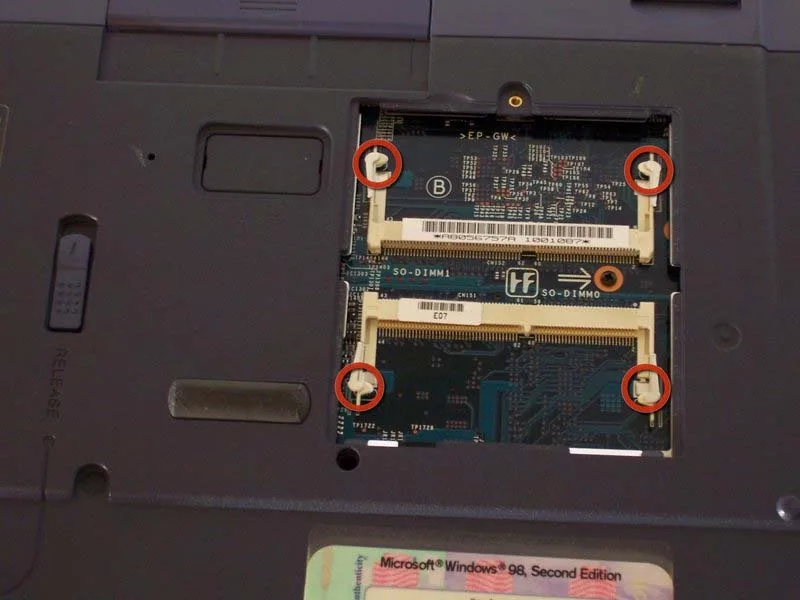 huong-dan-cach-thay-ram-tren-sony-vaio-pcg-f420-h5