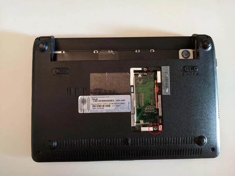 cach-phan-tach-asus-eee-pc-1001px-sua-loi-man-hinh-djen