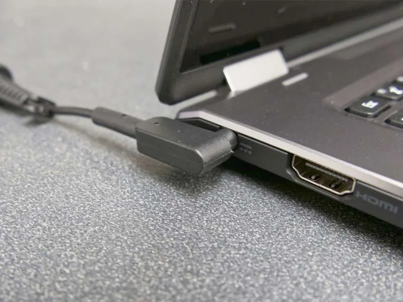 co-nen-cam-sac-pin-lien-tuc-khi-su-dung-laptop