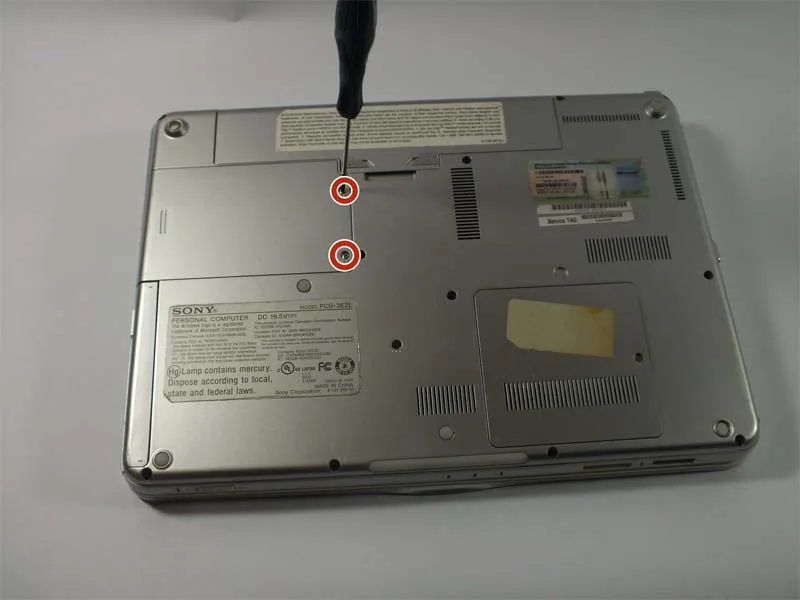 huong-dan-cach-thay-o-cung-cho-sony-vaio-pcg-3e2l-chuan-xac
