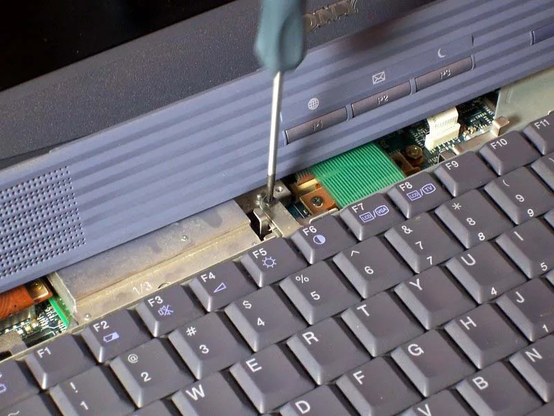huong-dan-cach-thay-the-ban-phim-tren-sony-vaio-pcg-f420-h6