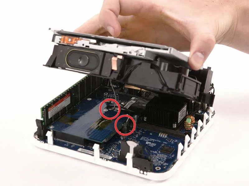cac-buoc-thay-nap-duoi-mac-mini-powerpc-cuc-de-hieu-h11