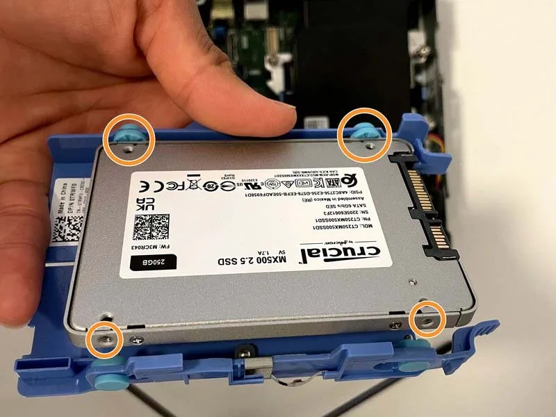 huong-dan-cach-thay-o-cung-dell-optiplex-3070-micro-pc-chuan-xac-h7
