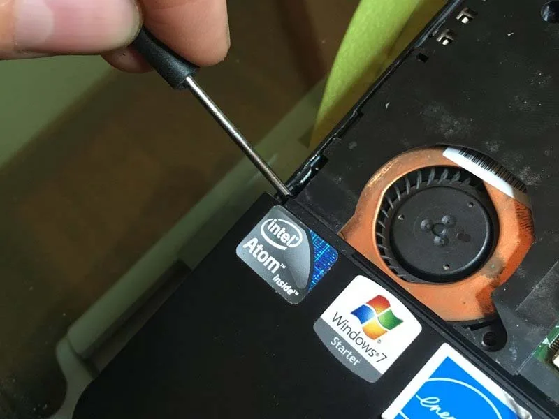 thay-o-cung-hdd-va-quat-tan-nhiet-asus-eee-pc-1015px-h8
