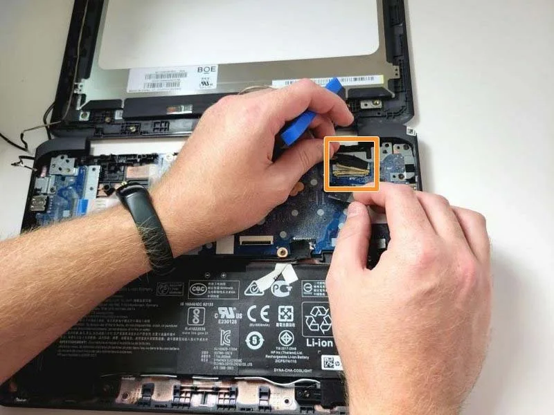cach-thay-bo-mach-chu-hp-chromebook-11a-g6-ee-h8