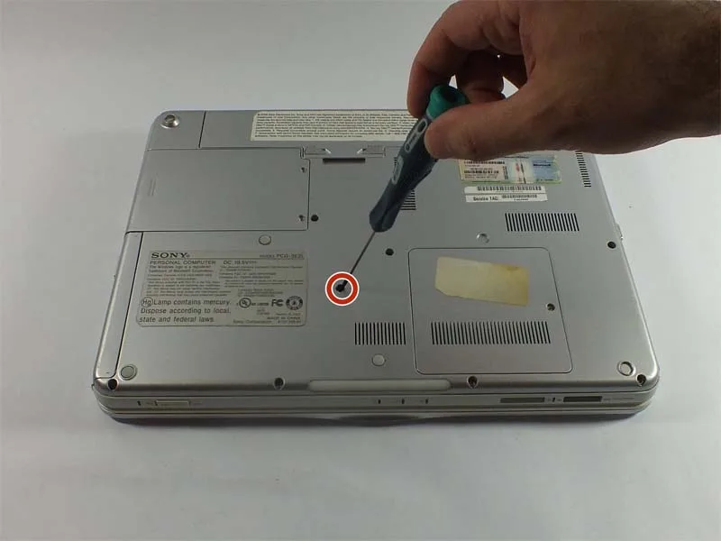 huong-dan-cach-thay-o-djia-cd-tren-sony-vaio-pcg-3e2l