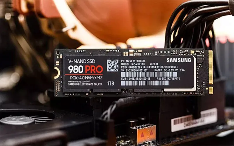 chon-thiet-bi-luu-tru-phu-hop-nhu-hddssdm2pci-e