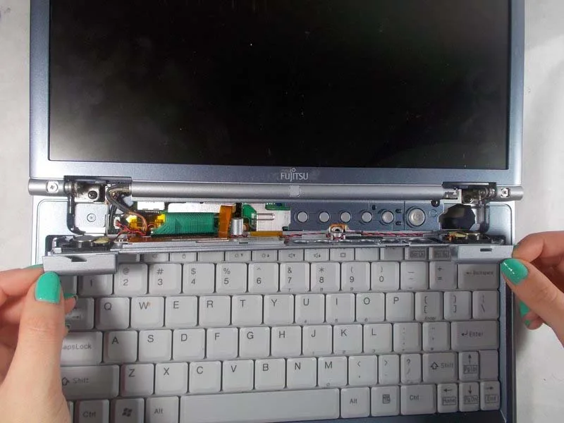 huong-dan-thay-bo-chuyen-djoi-pci-tren-fujitsu-lifebook-s6120-h3