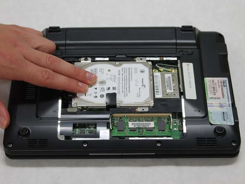huong-dan-cach-thay-o-cung-asus-eee-pc-1000ha-h6