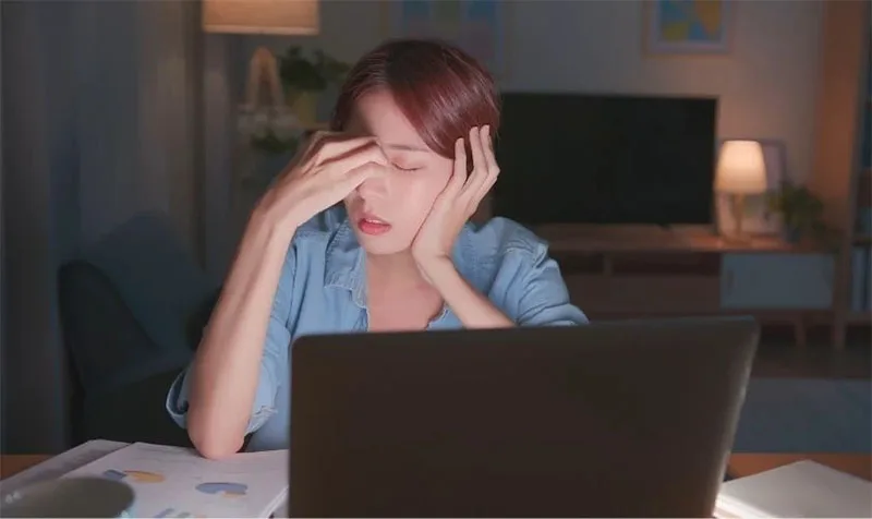 nhung-anh-huong-khi-man-hinh-laptop-bi-vien-djo-cham-djo-ai-biet-djen