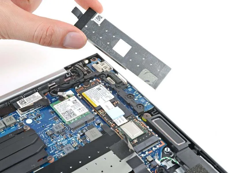 cach-thay-the-ssd-cho-laptop-hp-elitebook-840-g9-h10