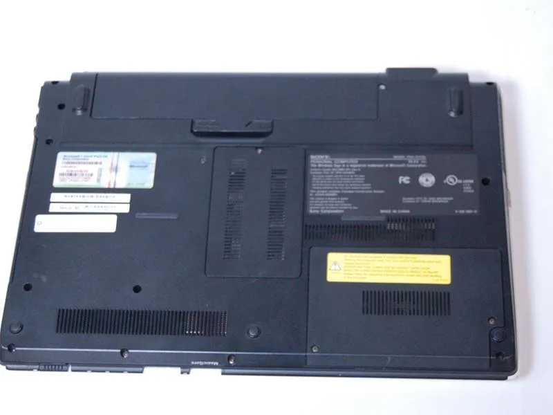 quy-trinh-thay-man-hinh-lcd-laptop-sony-vaio-vpccw17fx