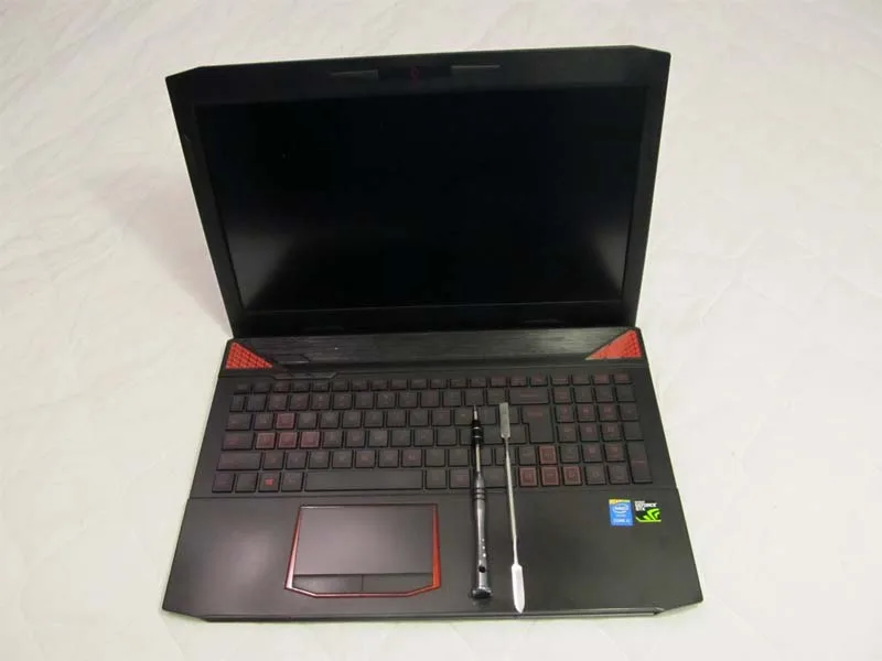 huong-dan-thay-man-hinh-laptop-cyberpowerpc-fangbook-hx6