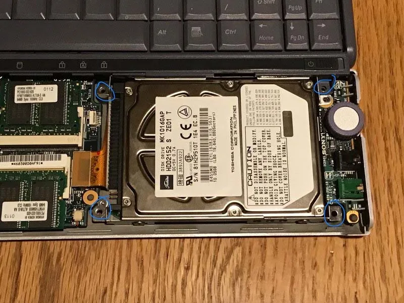 huong-dan-cach-thay-o-cung-laptop-sony-vaio-pcg-432l-h8