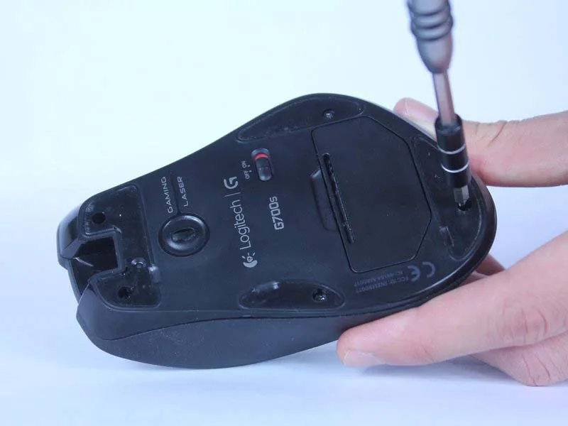 cach-thay-cum-bang-mach-nut-tren-logitech-g700s-hieu-qua-h3