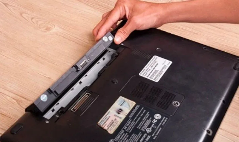 4-cach-thay-ram-cho-laptop-khong-can-tho-tu-thay-tai-nha