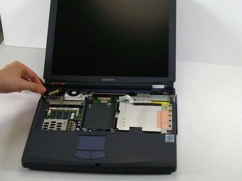 quy-trinh-thay-man-hinh-sony-vaio-pcg-f360-h4