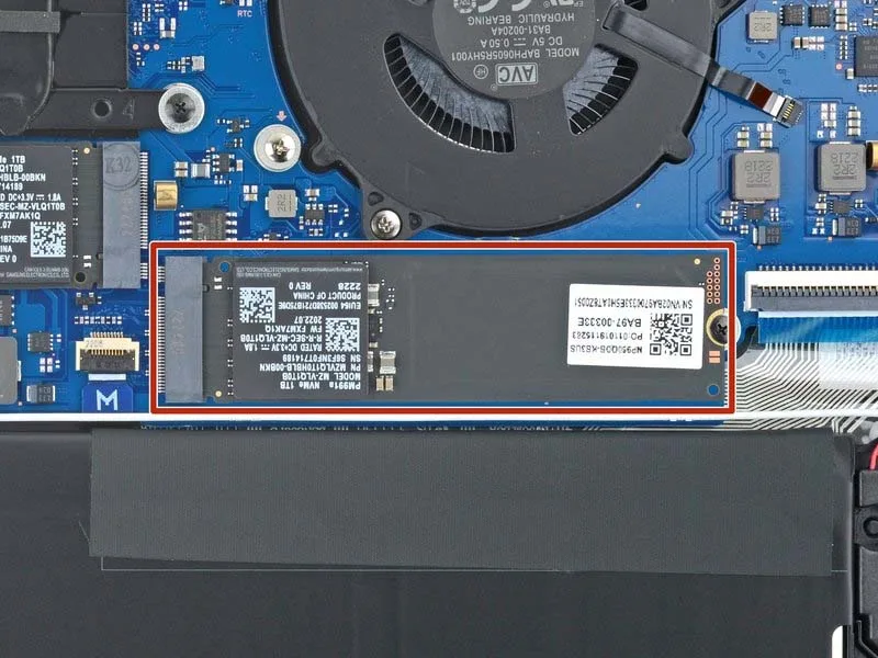 cach-thay-o-ssd-cho-laptop-samsung-galaxy-book-pro-360-15-h11