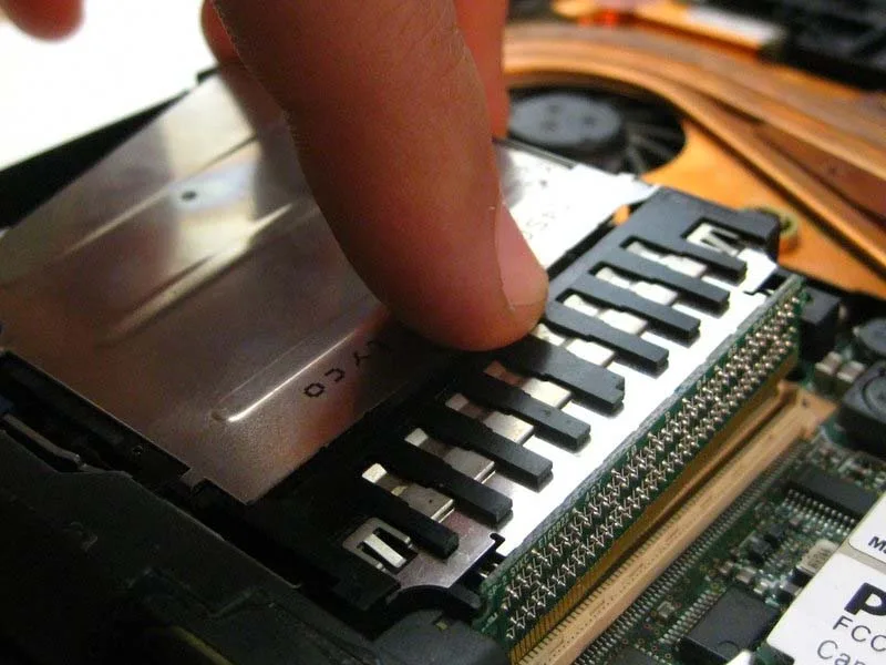 huong-dan-cach-thao-roi-hoan-chinh-ibm-thinkpad-t42-h9