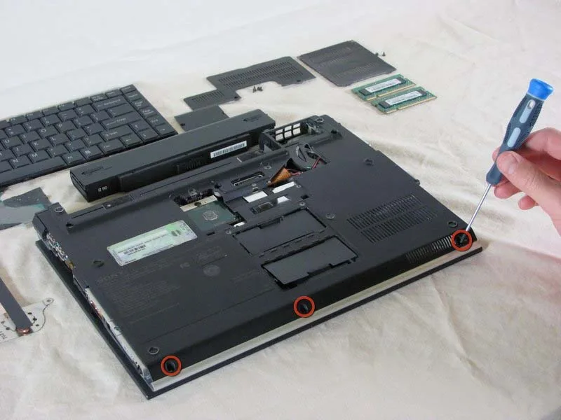 huong-dan-thay-quat-tan-nhiet-ben-trong-laptop-sony-vaio-vgn-sz120p-h6