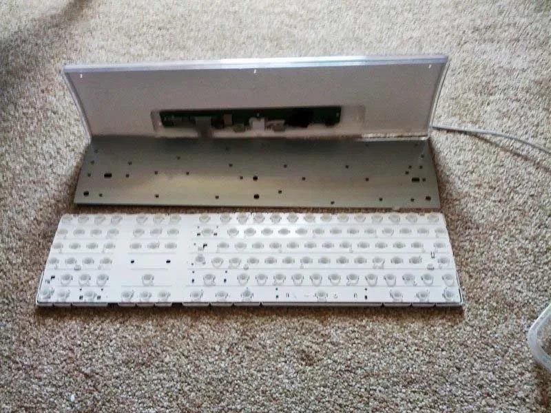 huong-dan-thao-roi-ban-phim-apple-dje-ve-sinh-mang-pcb-h3