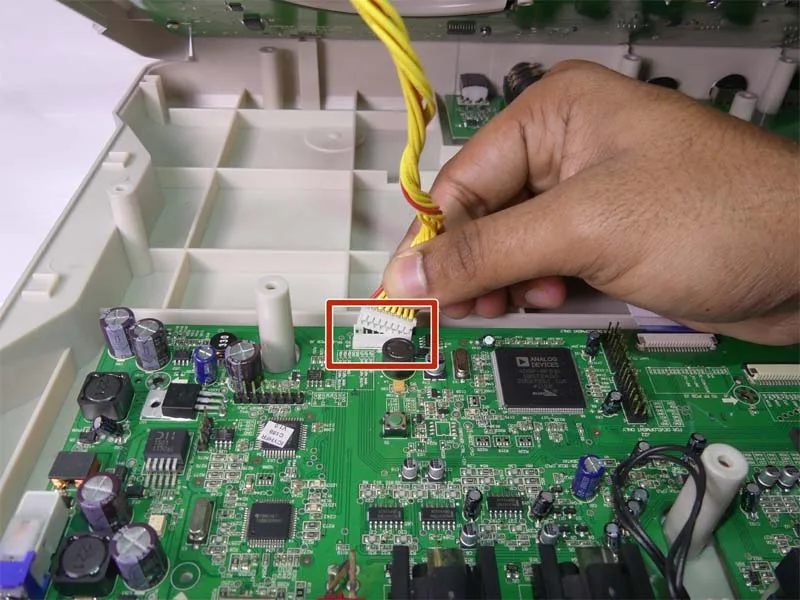 huong-dan-cach-thay-bang-mach-pcb-numark-n4-h5