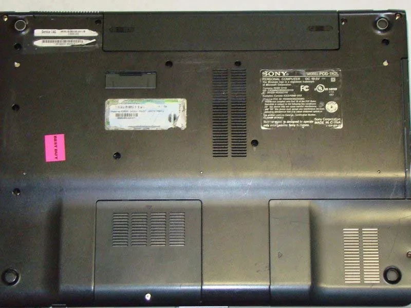 huong-dan-cach-thay-o-cung-laptop-sony-vaio-vgn-fs640