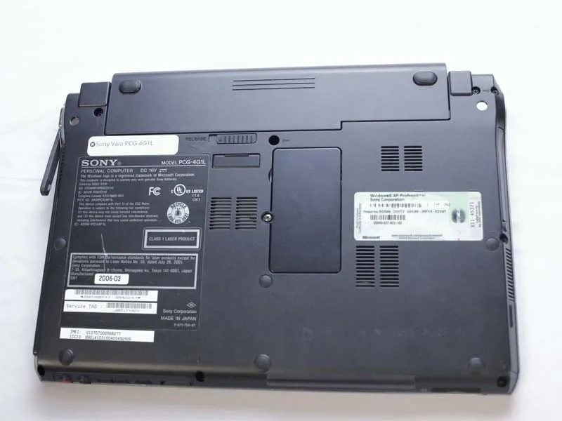 cac-buoc-thay-vo-nhua-cho-sony-vaio-pcg-4g1l