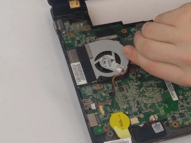 cach-thay-quat-tan-nhiet-cho-asus-eee-pc-1201n-h11