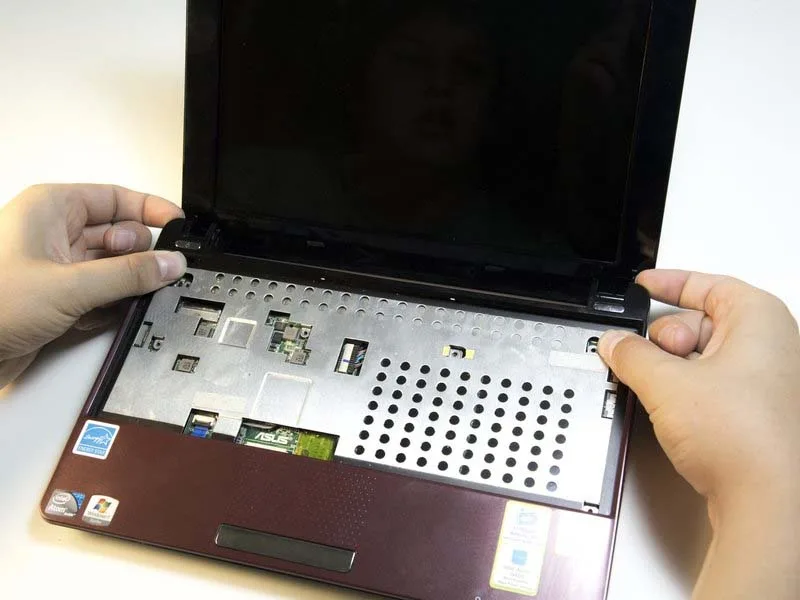 huong-dan-cach-thay-the-o-cung-cho-asus-eee-pc-1005peb-h21