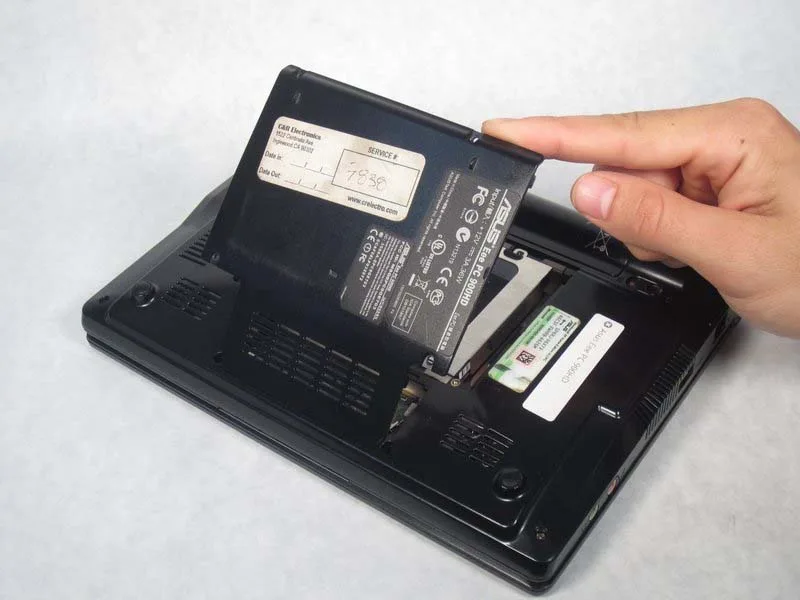 huong-dan-thay-o-cung-asus-eee-pc-900hd-h4