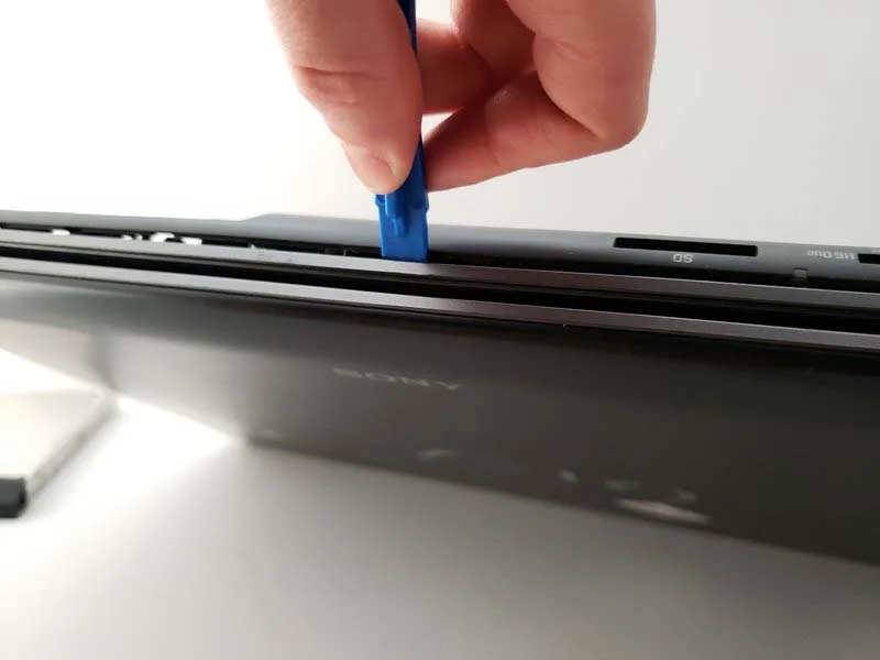 huong-dan-thay-the-cum-nap-lung-laptop-sony-vaio-vpcf115fm-h11