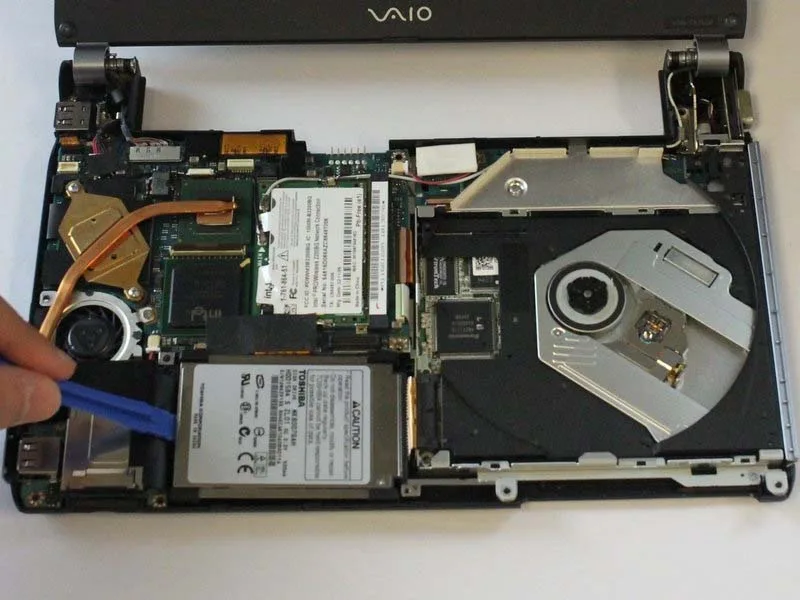 huong-dan-cach-thay-the-o-cung-sony-vaio-pcg-4g1l-h17