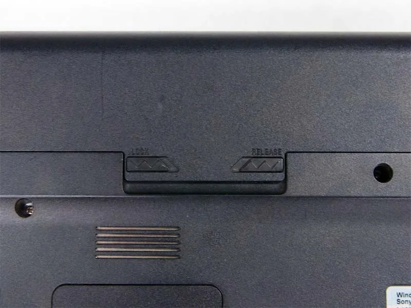 quy-trinh-thay-ram-cho-sony-vaio-vgn-nw240f-pcg-7184l