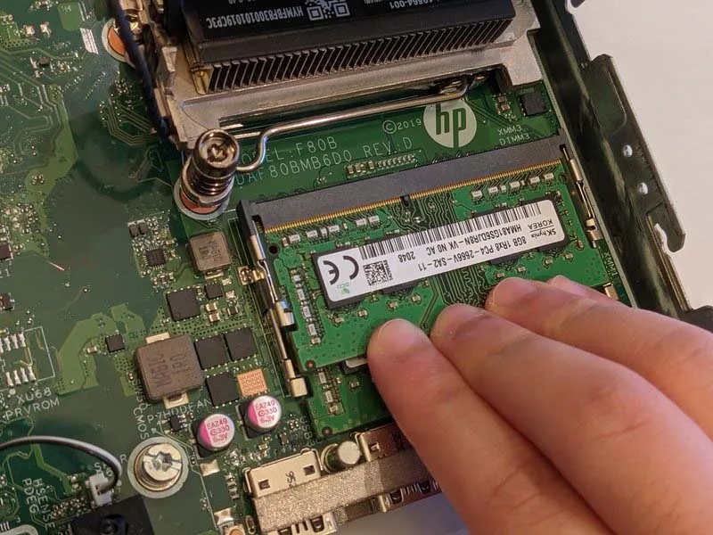 huong-dan-cach-thay-hoac-nang-cap-ram-cho-hp-prodesk-400-g5-mini-h7