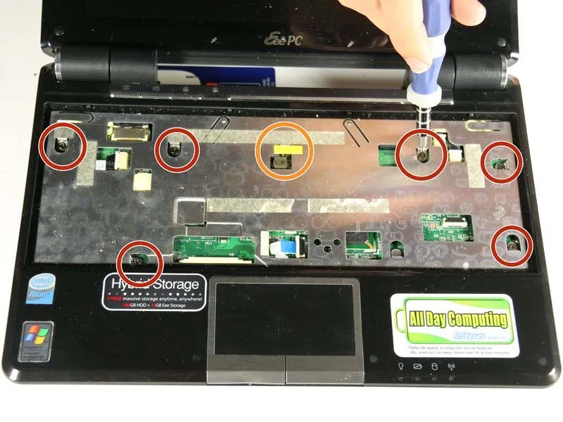 huong-dan-cach-thay-bo-mach-chu-asus-eee-pc-1000he-h12