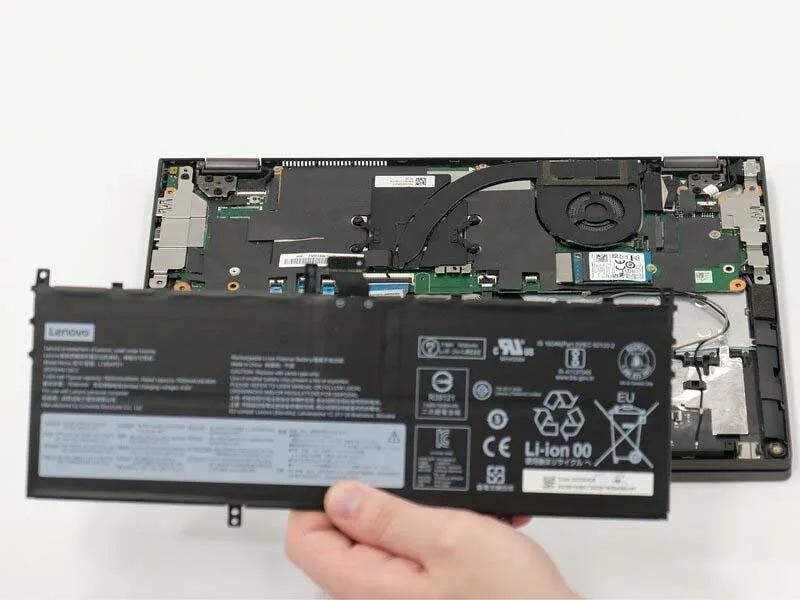 cach-thay-o-ssd-cho-laptop-lenovo-yoga-c640-13im-h5