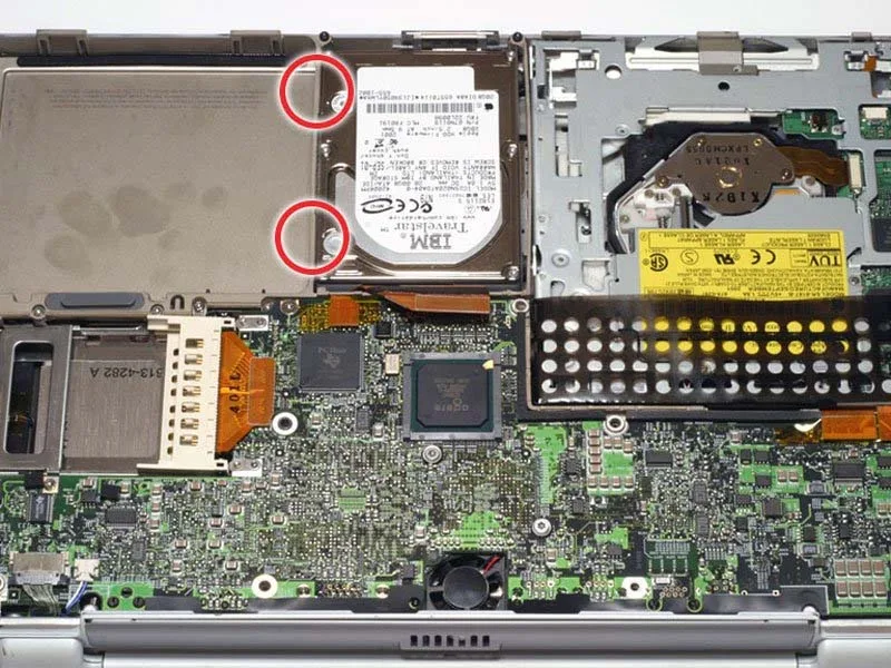 cach-thay-khay-giu-the-pcmcia-tren-powerbook-g4-titanium-onyx-h8