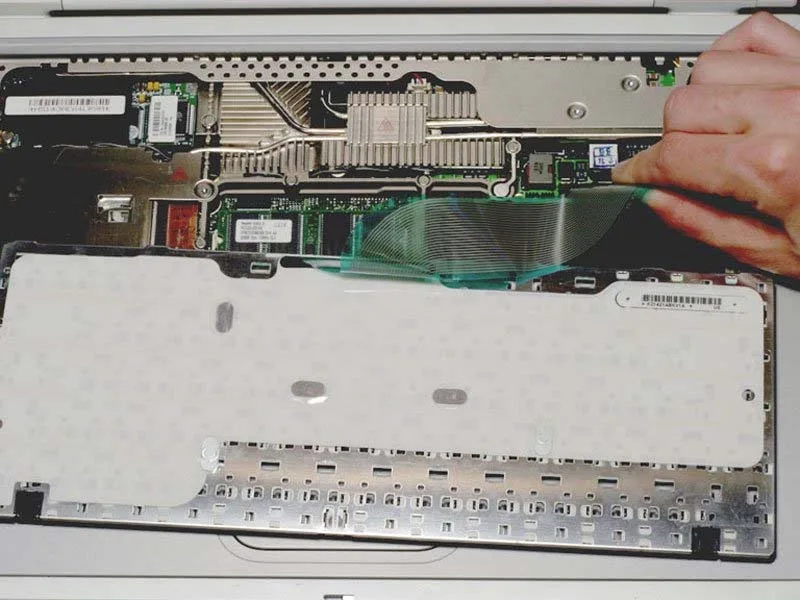 cach-thay-khay-giu-the-pcmcia-tren-powerbook-g4-titanium-onyx-h2